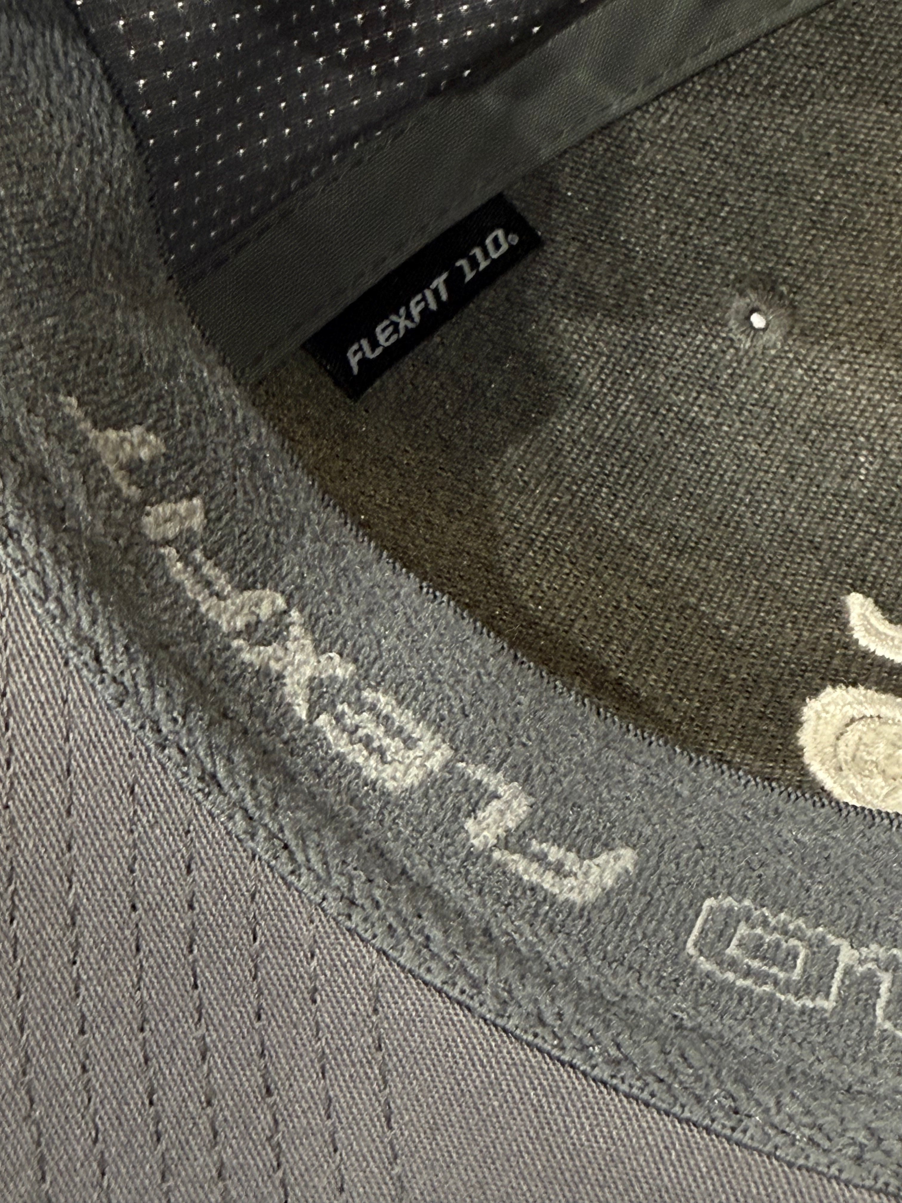 TRAVIS MATHEW BAHAMAS BLANK GRAY LOGO HAT / GOLF CAP