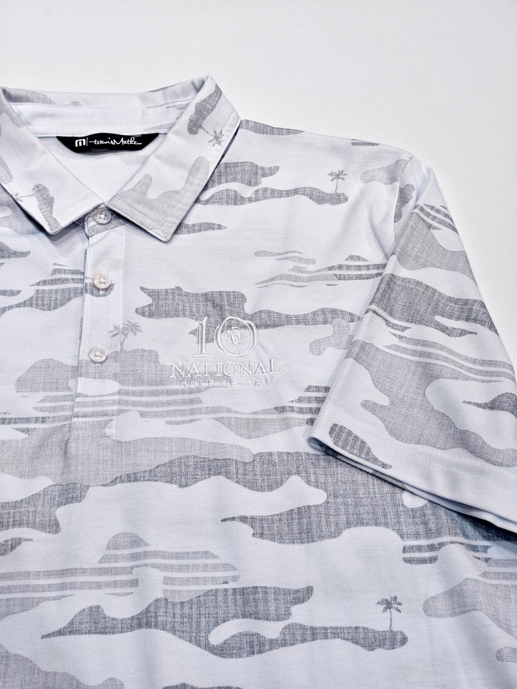 TRAVIS MATHEW POLO LOGO (WHITE)