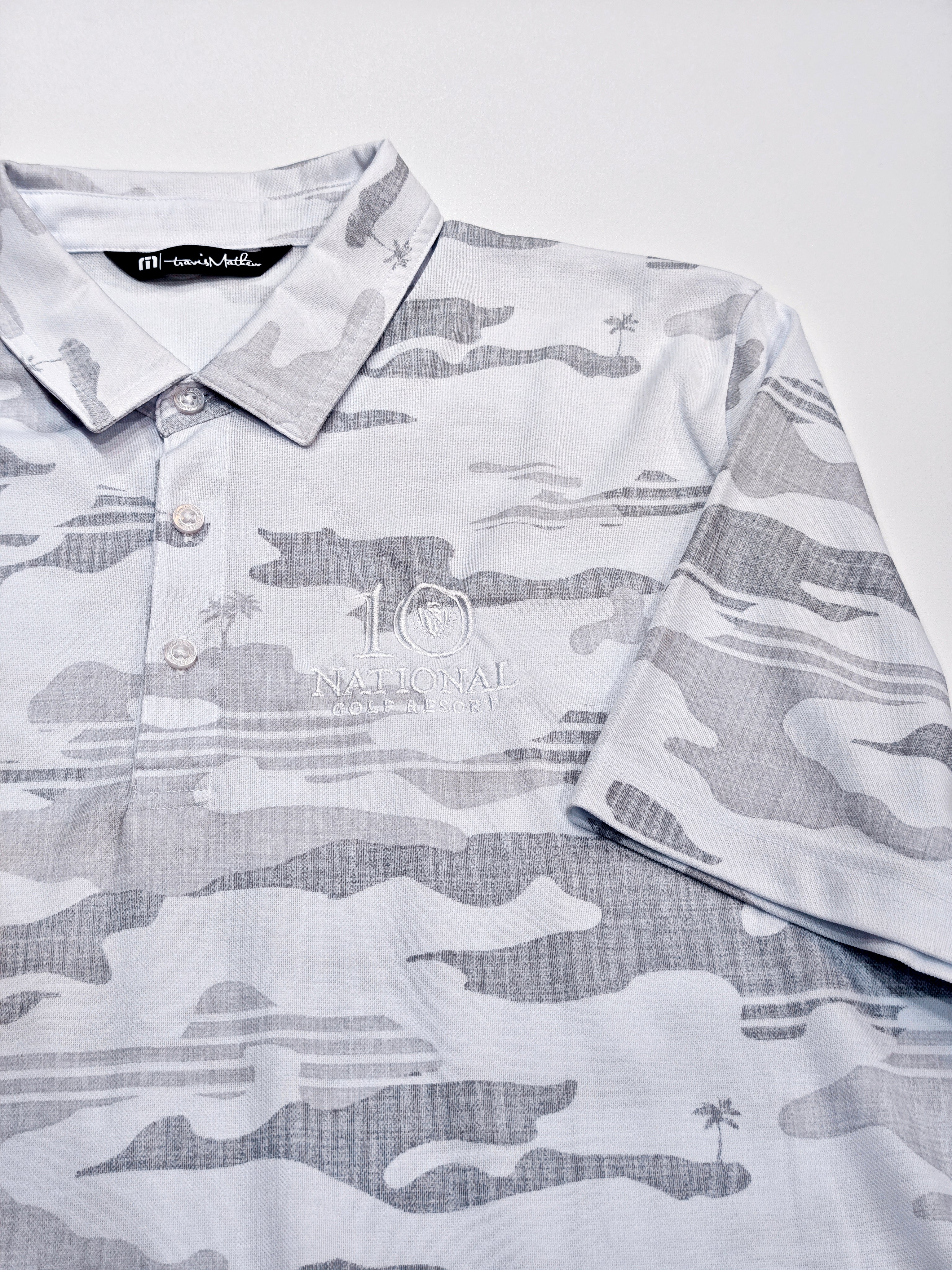 TRAVIS MATHEW POLO LOGO (WHITE)