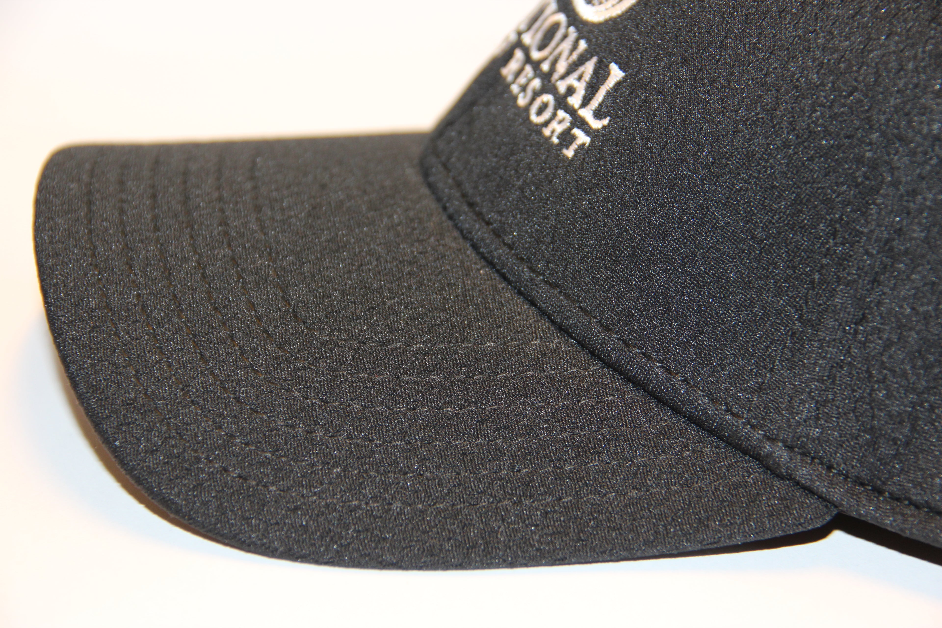 FRONT CRESTED LOGO CAP BLACK