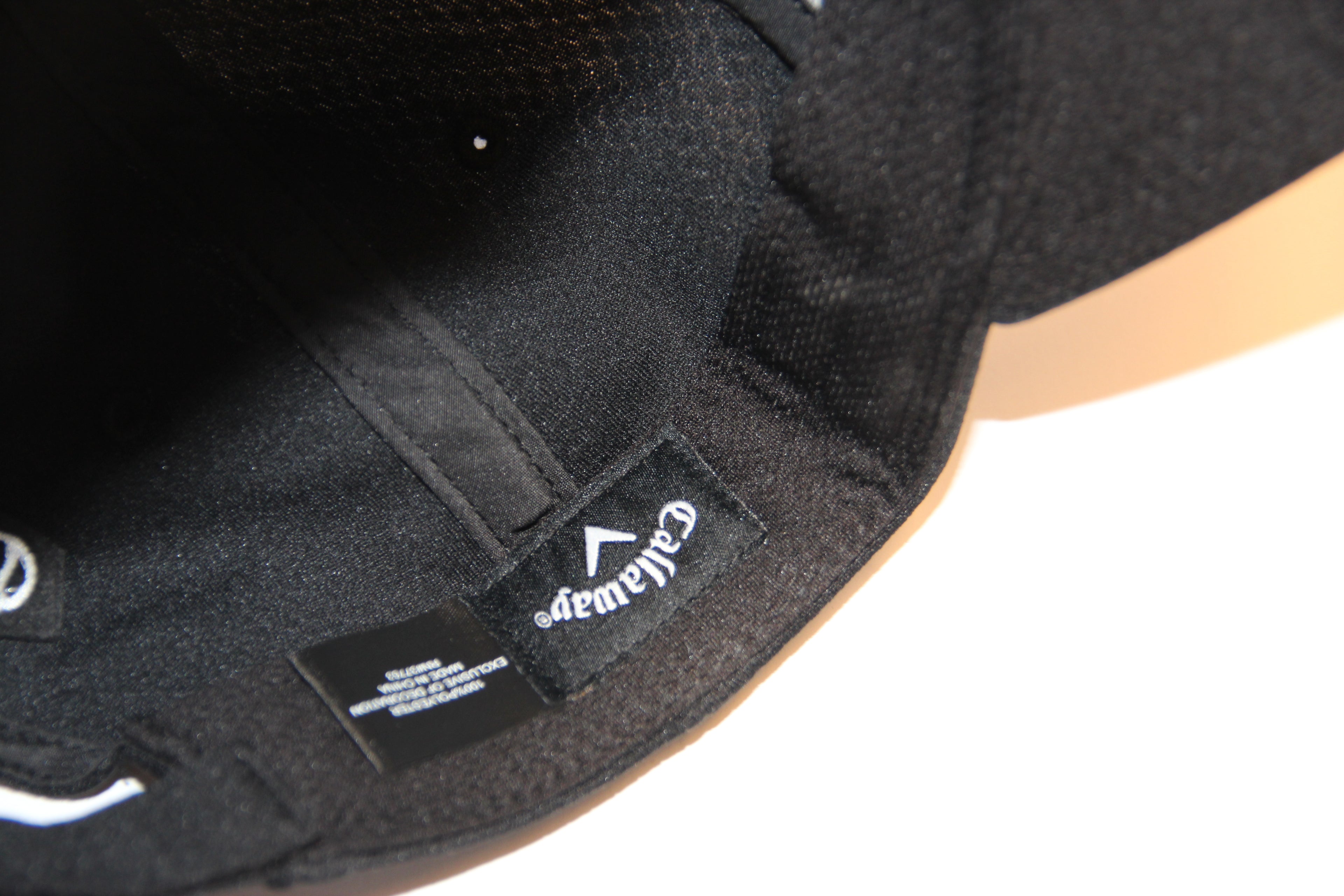 FRONT CRESTED LOGO CAP BLACK